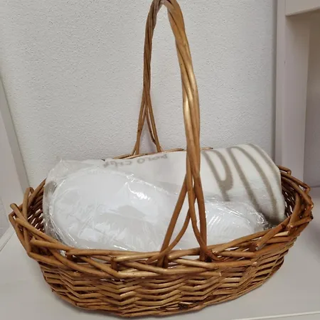 Im Untergeschoss Appartement *